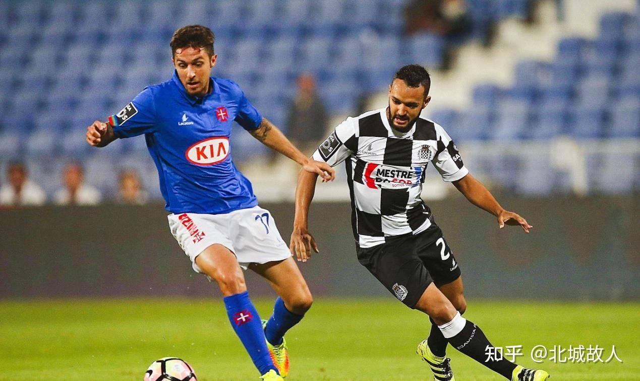 尊龙凯时 -赛前里昂调整名单以备法国杯,回应争议环节打磨,赛场秩序良好,临场指挥获称赞的简单介绍